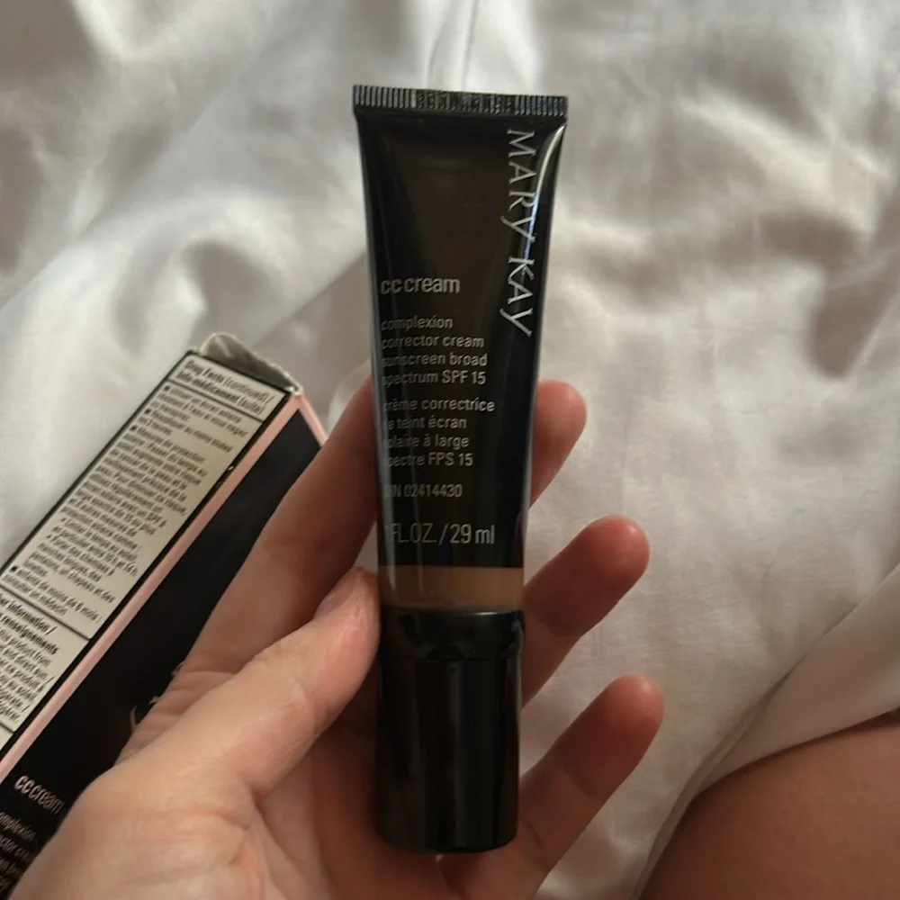 Mary Kay CC Beauty Cream SPF50 Color Very Dark - Picture 2 of 7